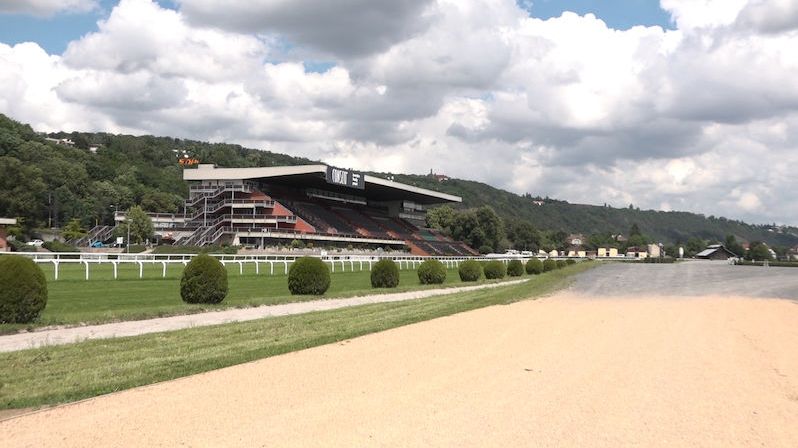 Dostihové závodiště ve Velké Chuchli prošlo rekonstrukcí za 277 milionů korun